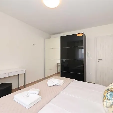 I Penthouse 1 Mit Whirlpool&dachterrasse Zadar