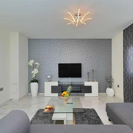 Apartamento I Penthouse 1 Mit Whirlpool & Dachterrasse